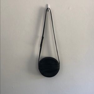 Leather Circle Purse - Black (Black Zipper)